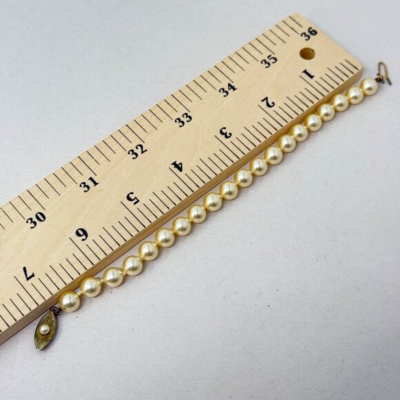 Vintage Faux Pearl Bracelet Sterling Silver Clasp Retro Classic Marked - Picture 8 of 8
